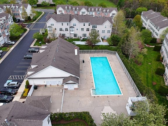 2nd image of 12 Dogwood Ln