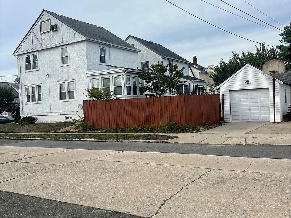 2nd image of 90 Pearsall Avenue
