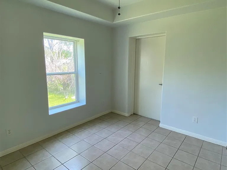 3815 Putnam Dr — Photo 10