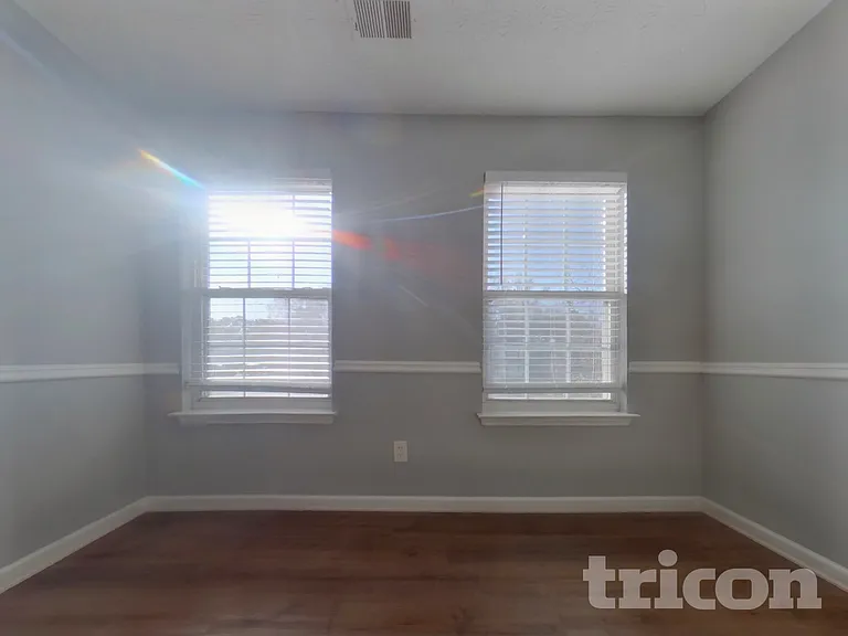 878 Crestworth Xing — Photo 11