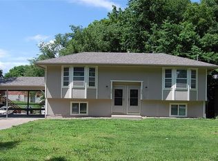 530 Santa Fe St, Leavenworth, KS 66048