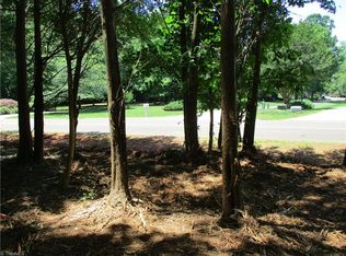 1822 Waterford Pointe Rd, Lexington, NC 27292