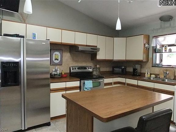 3rd image of 9579 Ledge Acres Dr