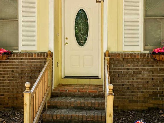 2nd image of 8190 Lullwater Ct