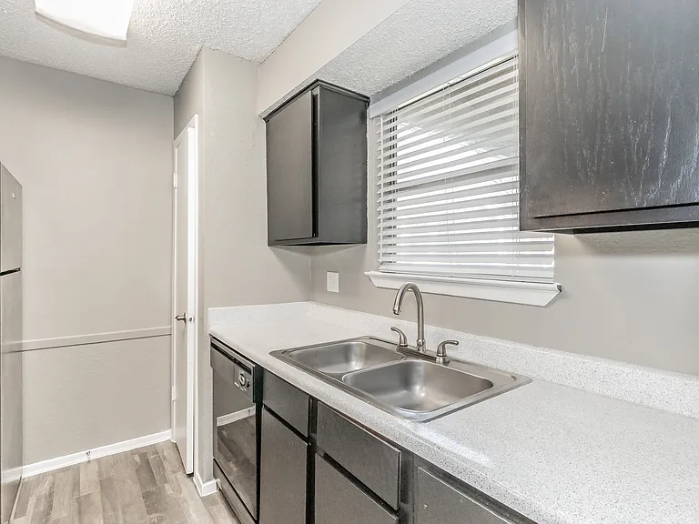 Station 121 at Town Center Apartments — Photo 95