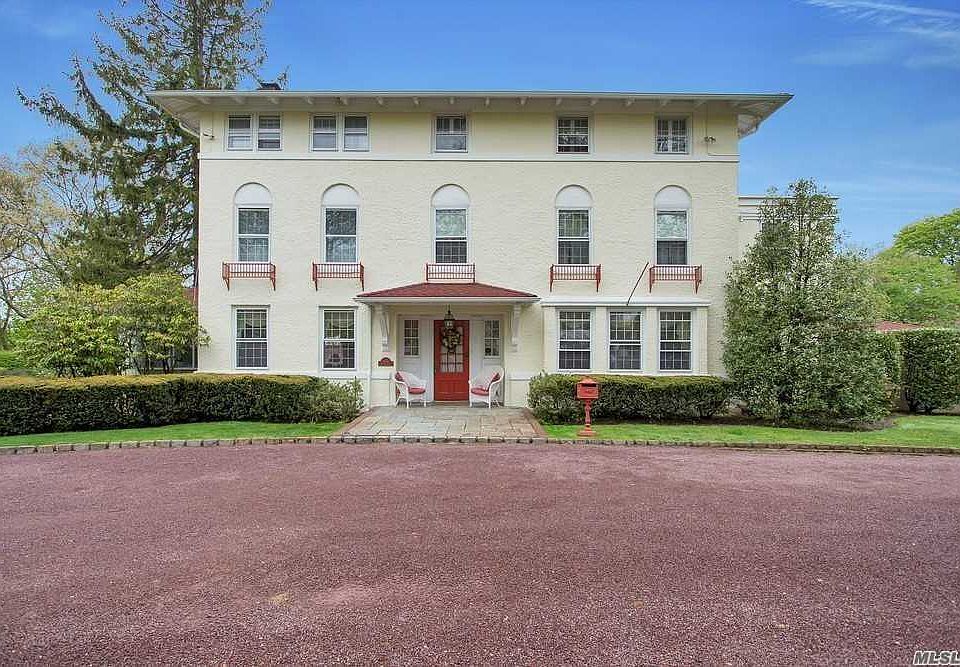 1st image of 600 Chauncey Ln