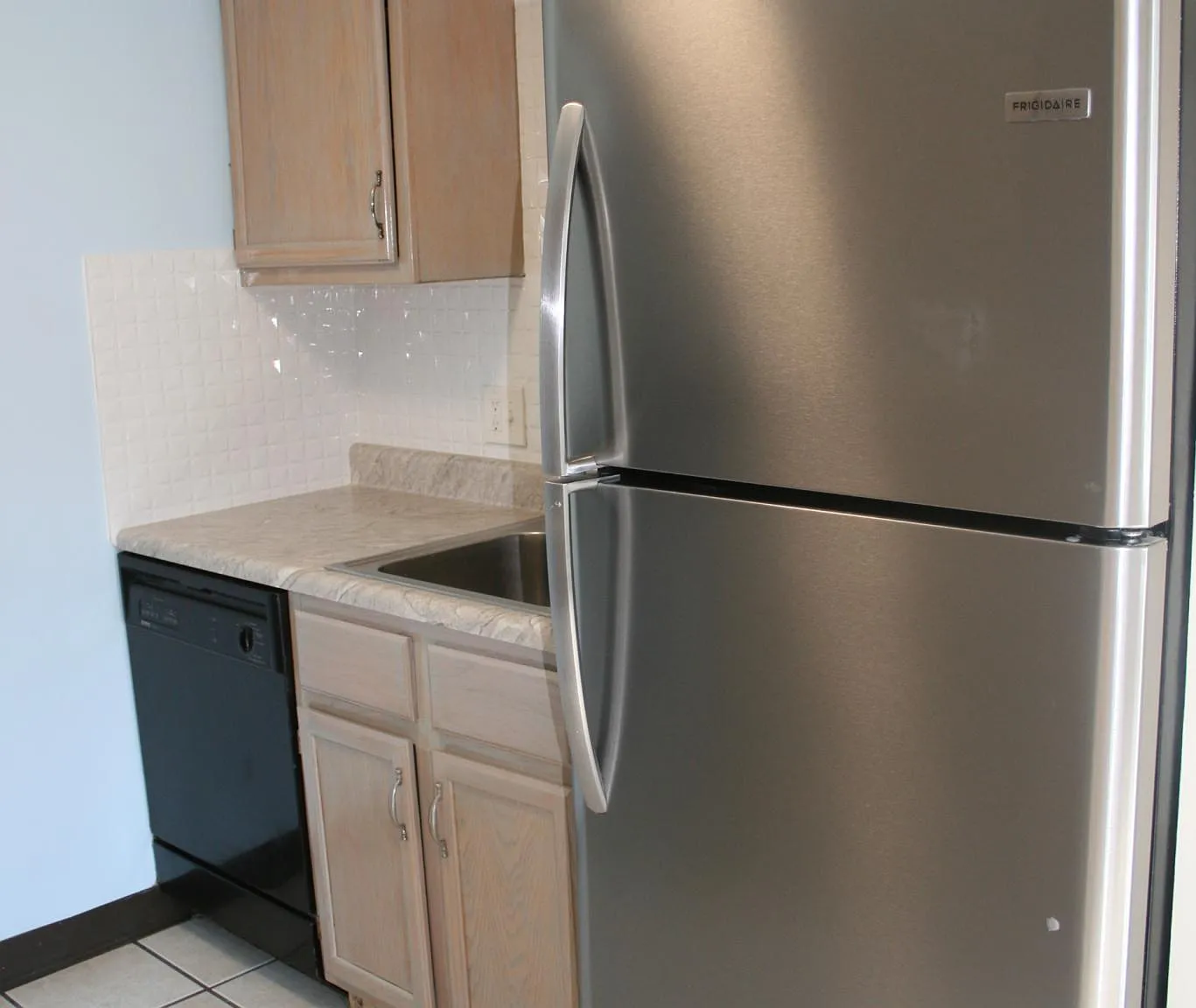 1017 S Poplar St — Photo 2