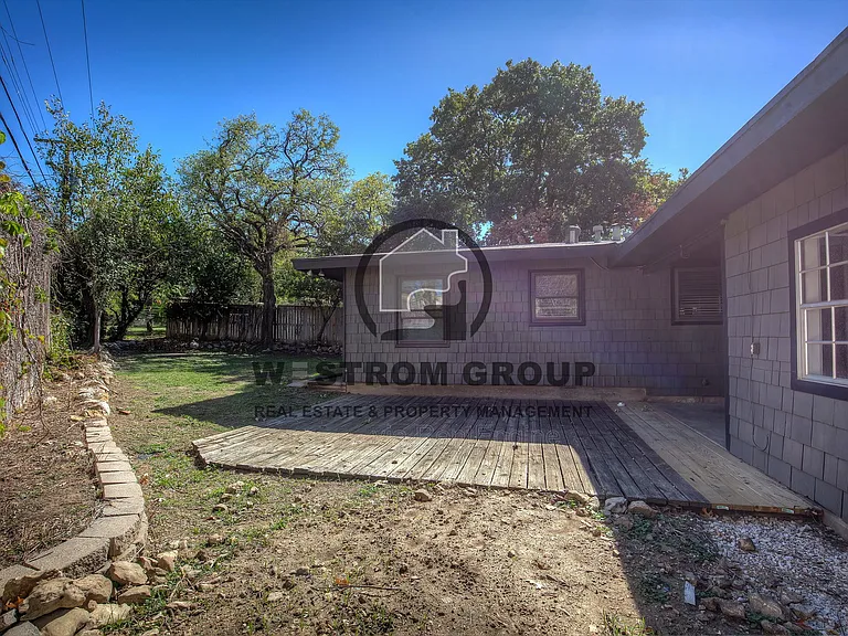 3905 Sanguinet St — Photo 35