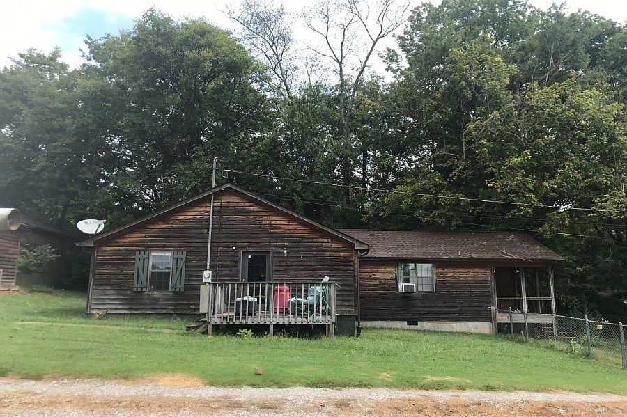 1st image of 380 Buster Blvd