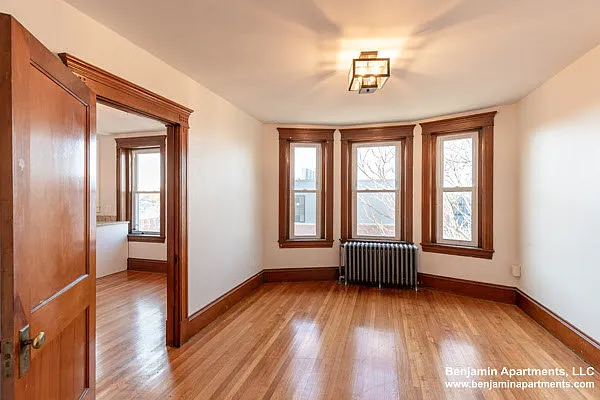 2 bed, 550 sqft, $2,400 — Photo 3