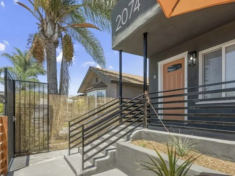 2074 Newton Ave #A — Photo 2
