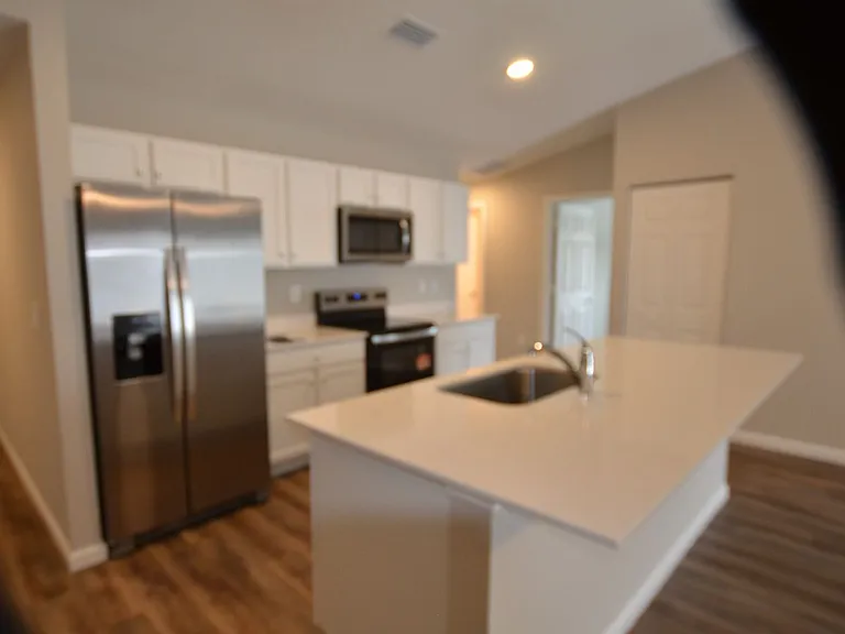 340 Dolphin St SE — Photo 4