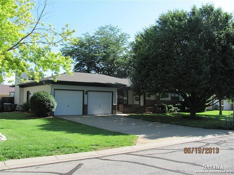 1st image of 707 Post Oak Ln