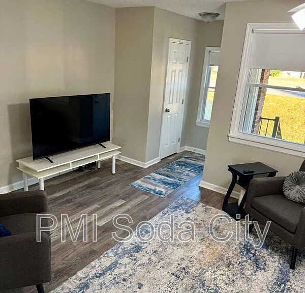 3615 Truman St — Photo 18