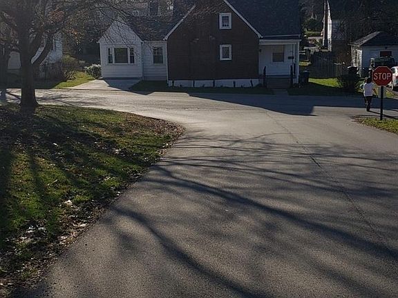 2nd image of 206 Beechwood Ave