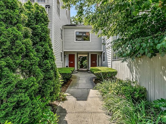 2nd image of 20 Federal St Unit 6