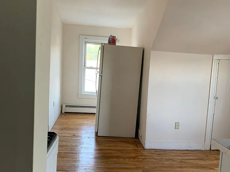 382 Pleasant St #3 — Photo 8