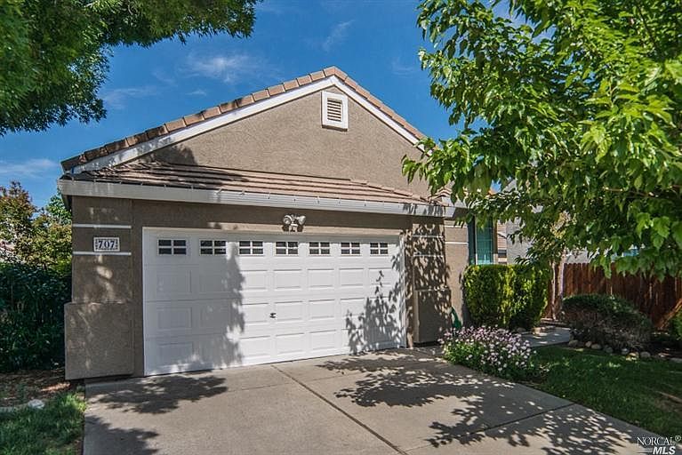1st image of 707 Tuliamore Ct