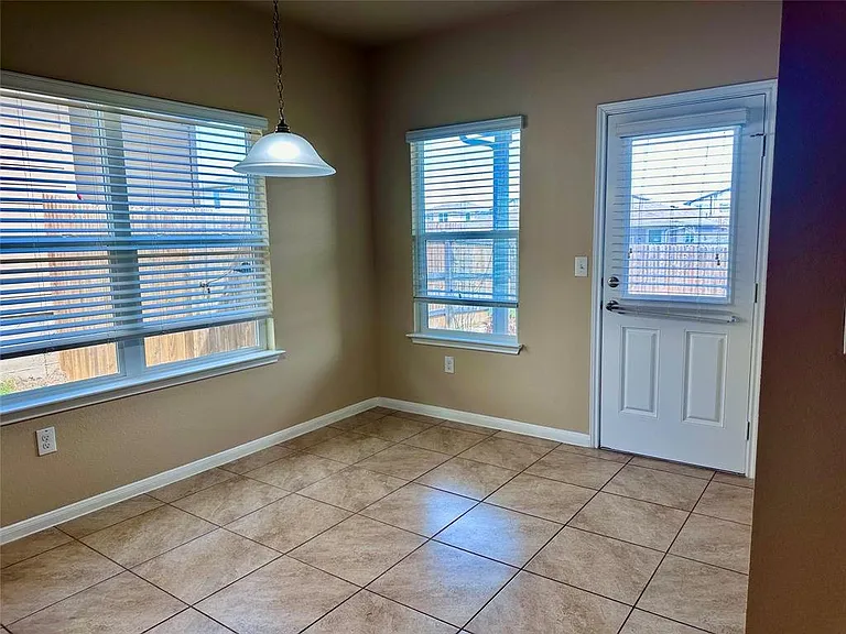 10211 Fulton Ave — Photo 10