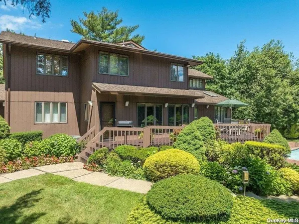 92 Karol Place, Muttontown, NY 11753