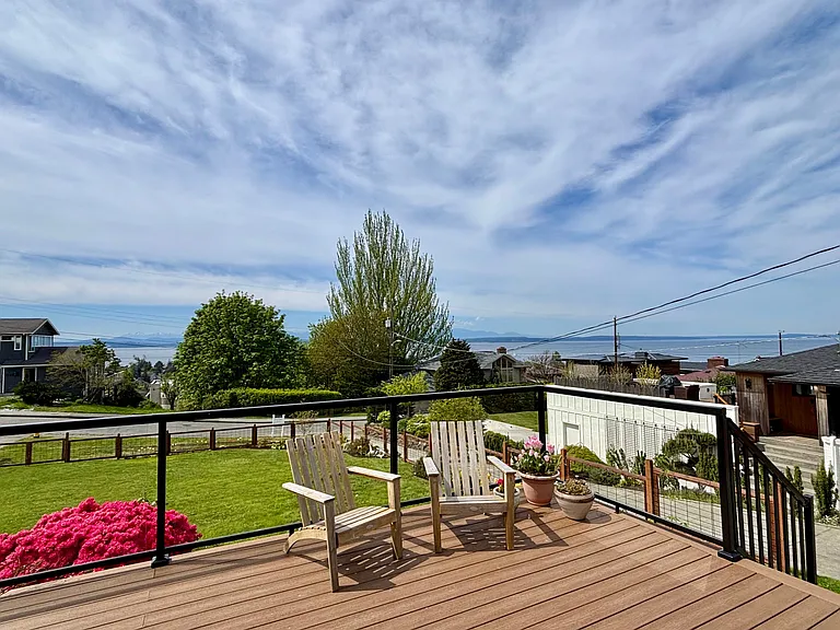 3228 57th Ave SW — Photo 4