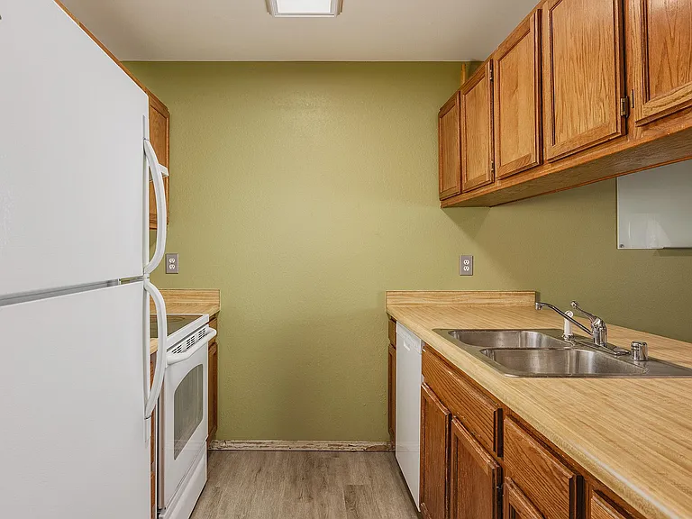 5511 Windflower Cir #B — Photo 9