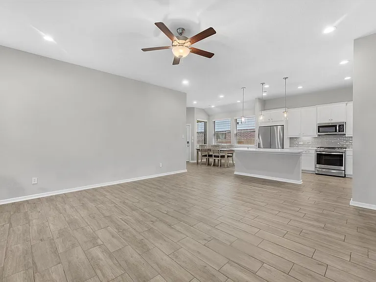 731 Lacebark Elm Trl — Photo 5