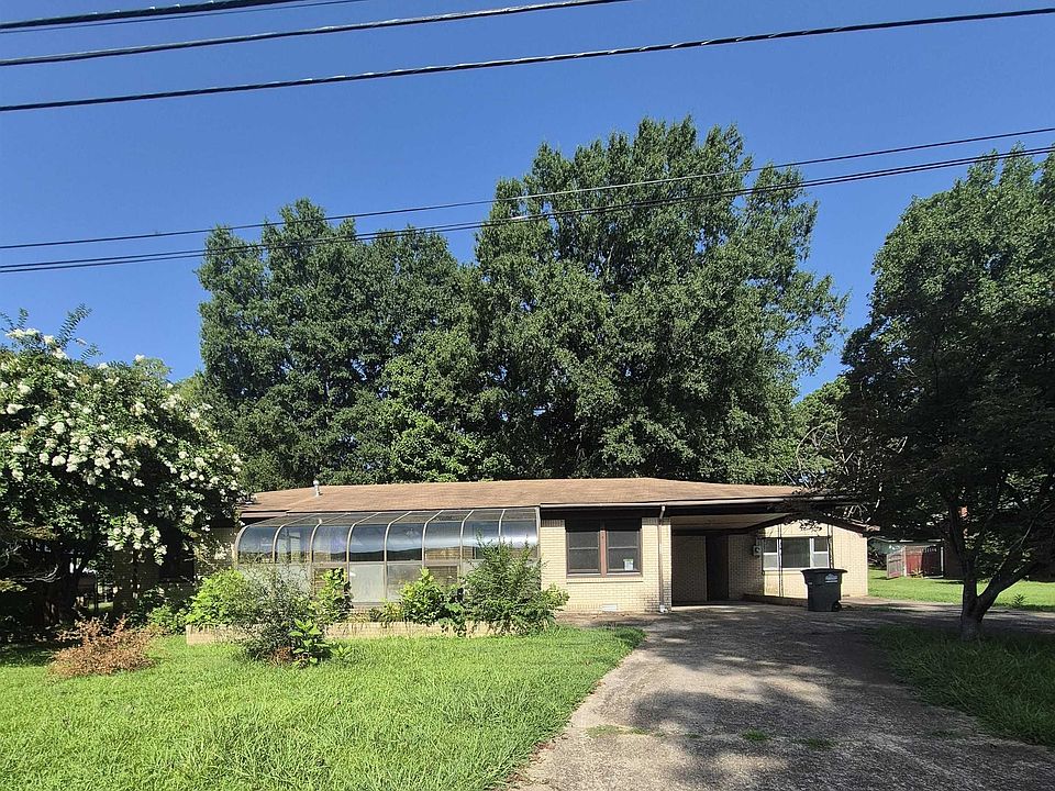 1st image of 206 S Collison Ave