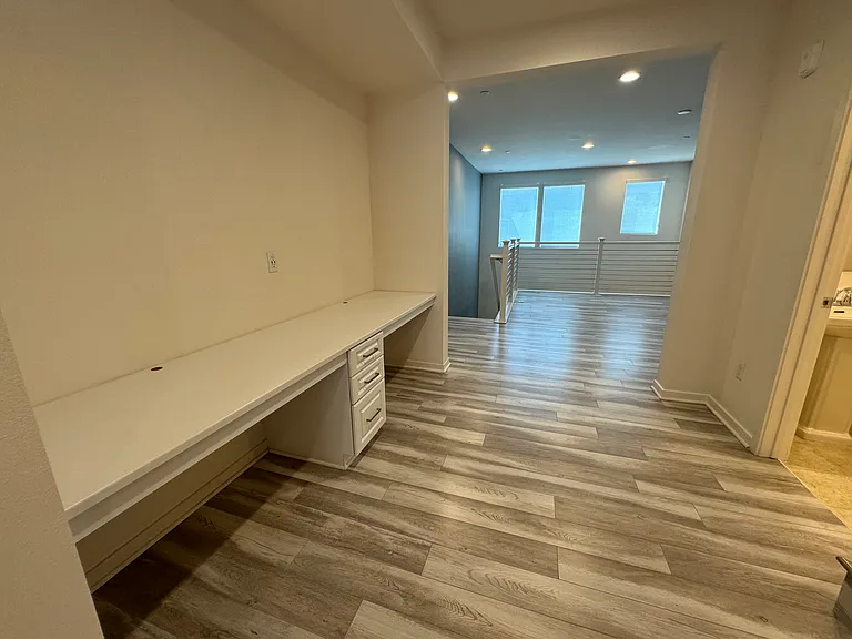 2nd floor: built-in desks/workspace