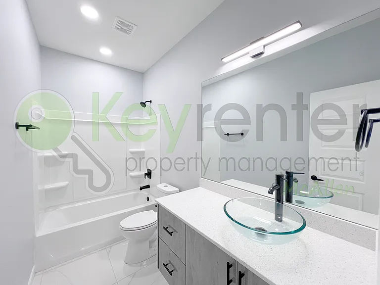 829 N Woodson Ave #4 — Photo 12