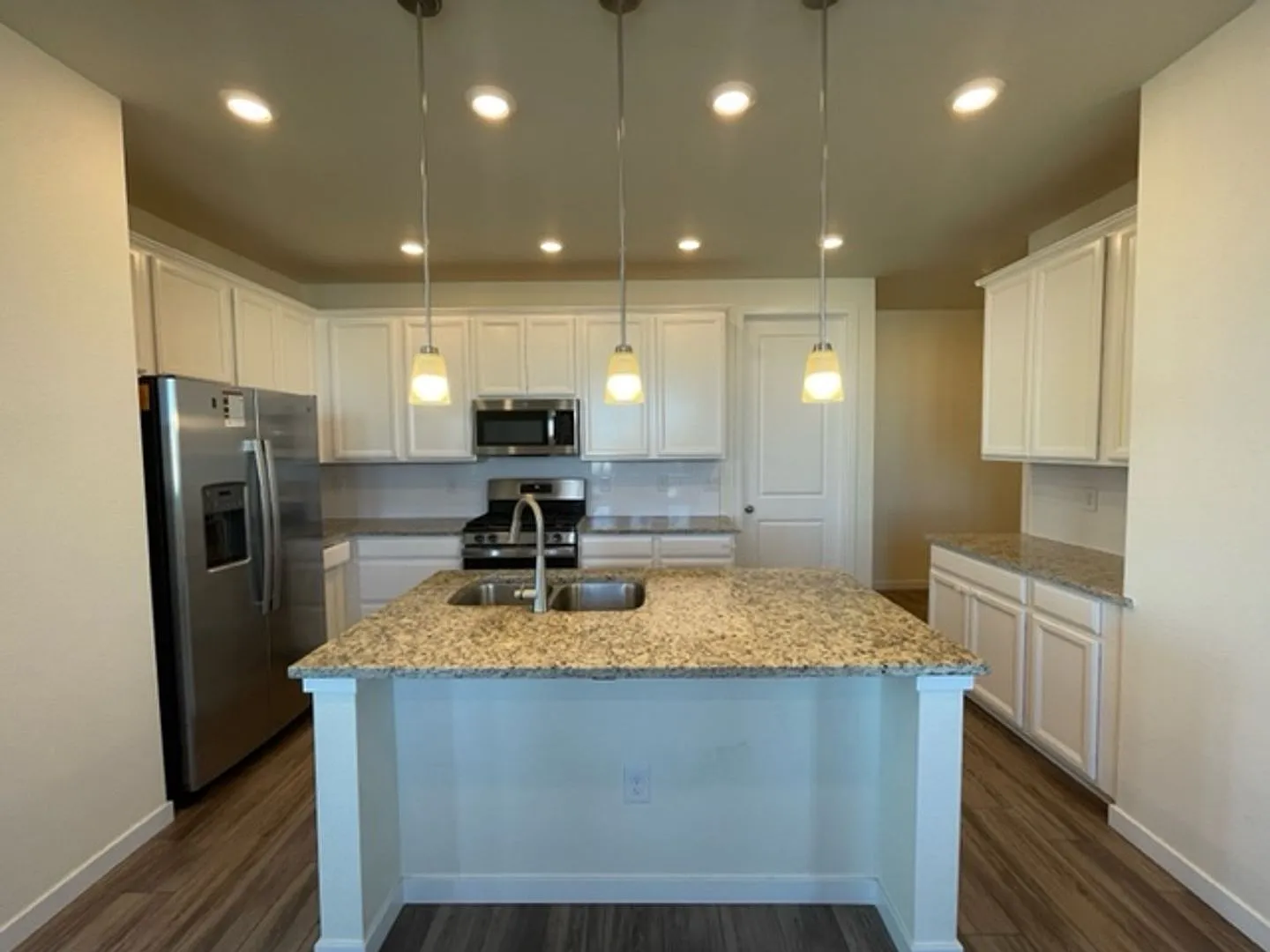 Beautiful & Spacious 4Bed, 3Bath In Breathtaking Erie Co, — Photo 3