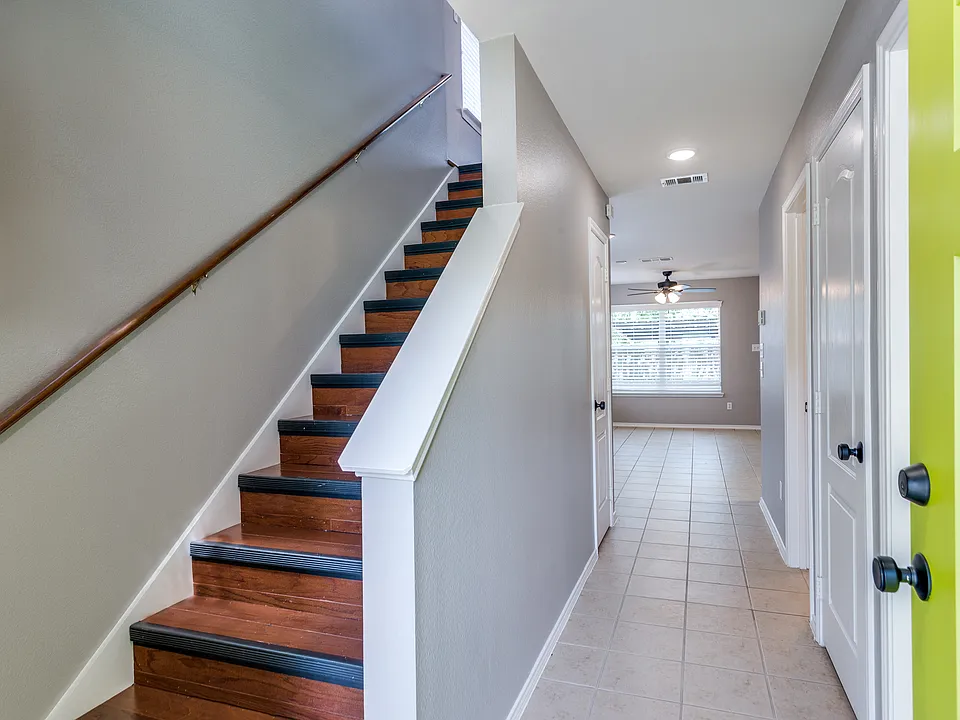 3127 Lubbock. Walk to TCU! Rental home. 3-bedroom property. Entry.