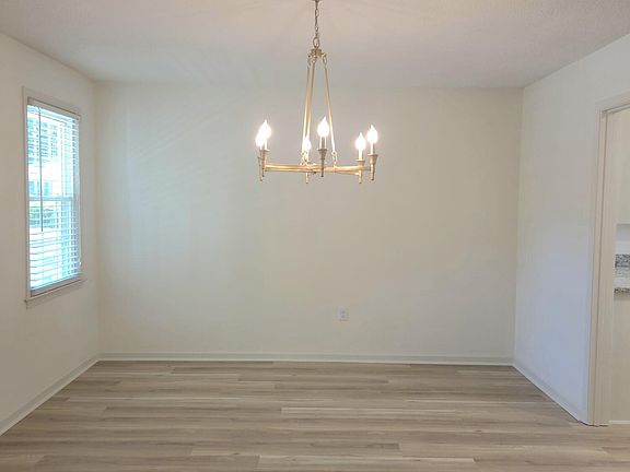 2nd image of 7 Treetop Ct