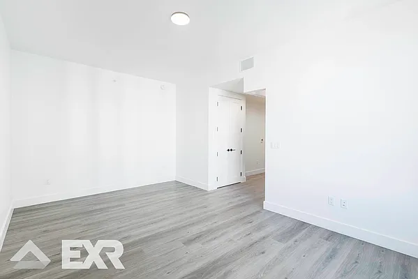 Rented by EXR | media 4