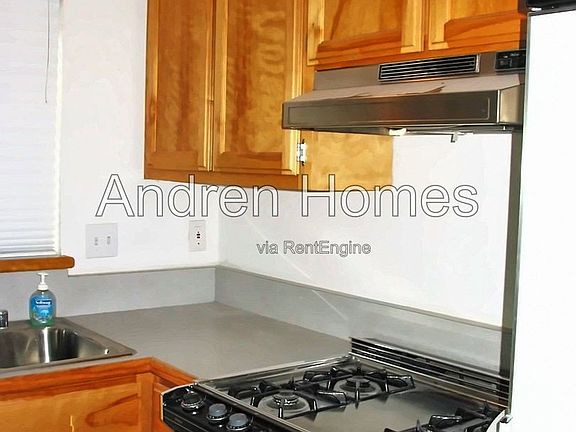 4th image of 1841 Alice St #B
