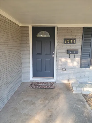 1000 Hereford St Photo 1