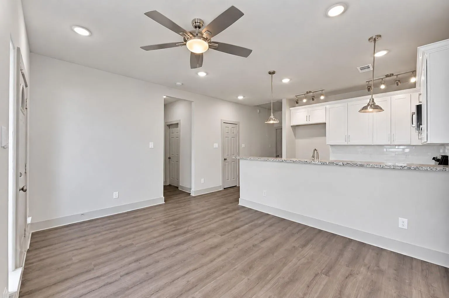 3 bed, 2.0 bath, 1200 sqft, $1,850 — Photo 4