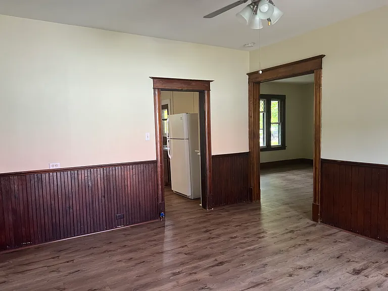 1221 Summit St — Photo 17