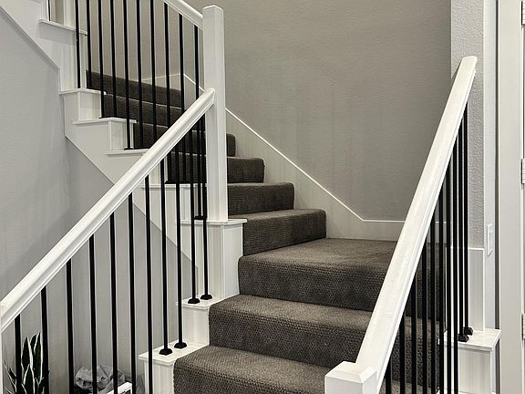 5th image of 204 Estates Cir #1