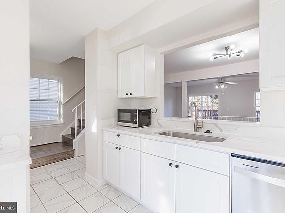 5th image of 1014 Copperstone Ct