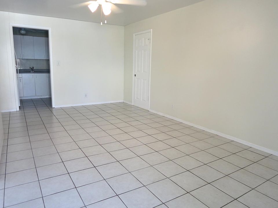 1st image of 1930 NE 4th St #4