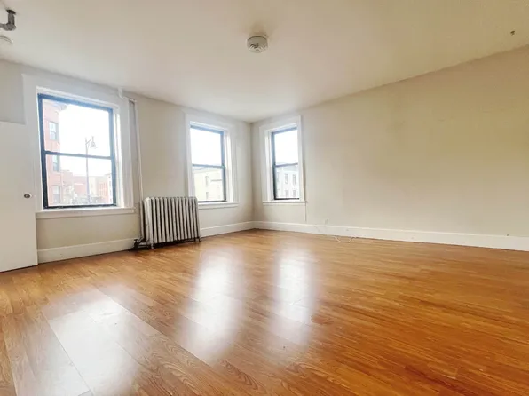 775 Franklin Avenue image 1 of 11