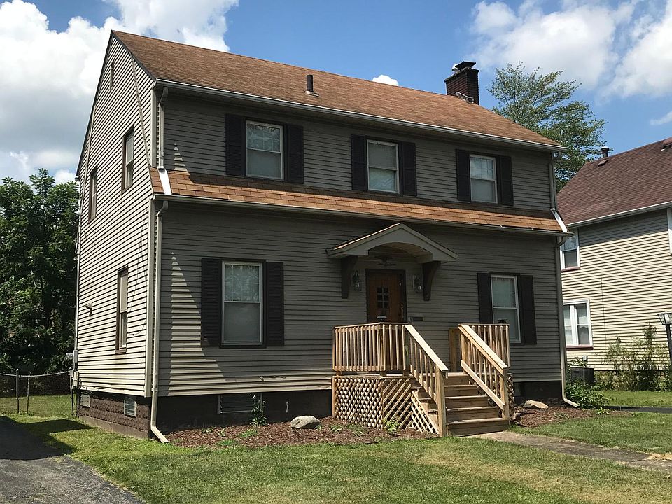1st image of 216 Oak Knoll Ave SE