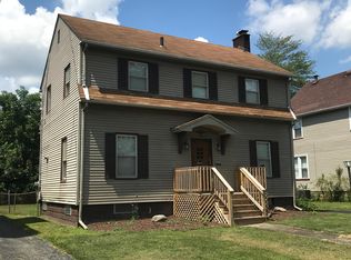 216 Oak Knoll Ave SE, Warren, OH