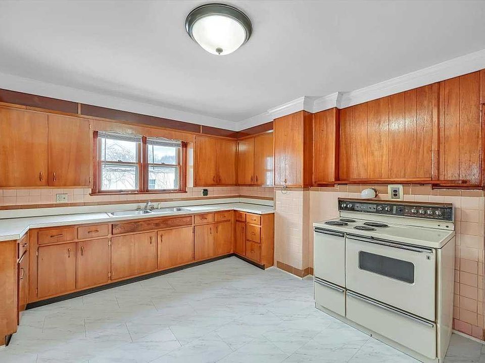 39 Western Ave Marlboro, NY, 12542 Apartments for Rent Zillow