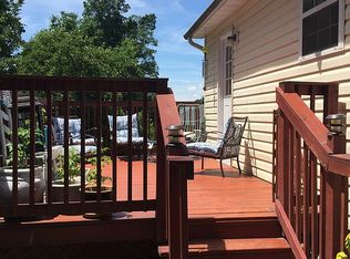 208 Woodrow Rd, Winchester, VA 22602