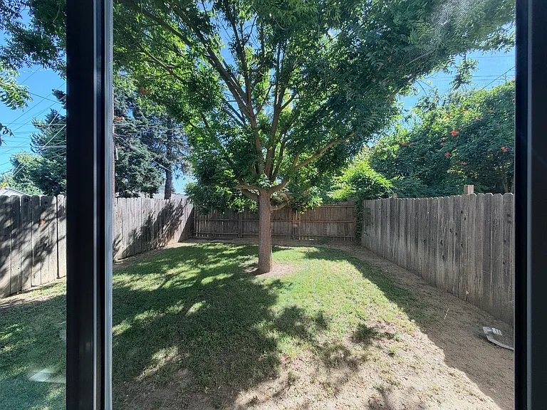 502 Michigan Blvd — Photo 27
