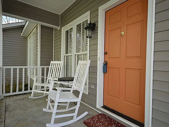 2nd image of 121 Ashley Ct