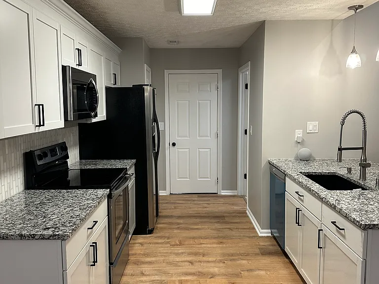 1123 Willow Oak Ln — Photo 2