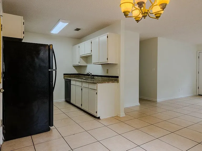 2708 Oak Park Ct — Photo 1